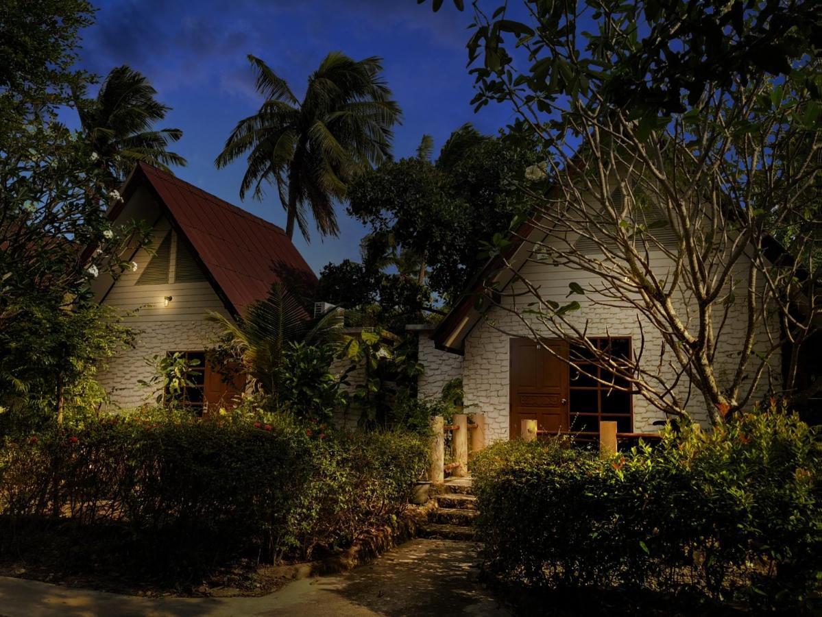 Blue Beach Resort Baanphakrimlay Exteriör bild